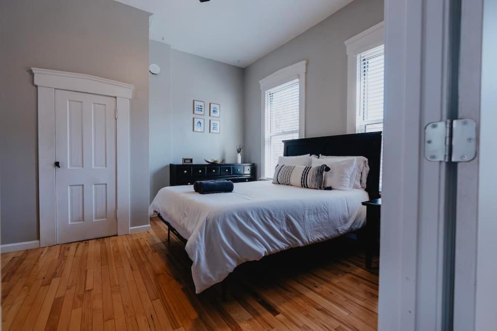 Chic 1Br Balcony & Laundry Soulard Apartment Сейнт Луис Екстериор снимка