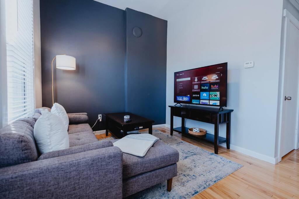 Chic 1Br Balcony & Laundry Soulard Apartment Сейнт Луис Екстериор снимка