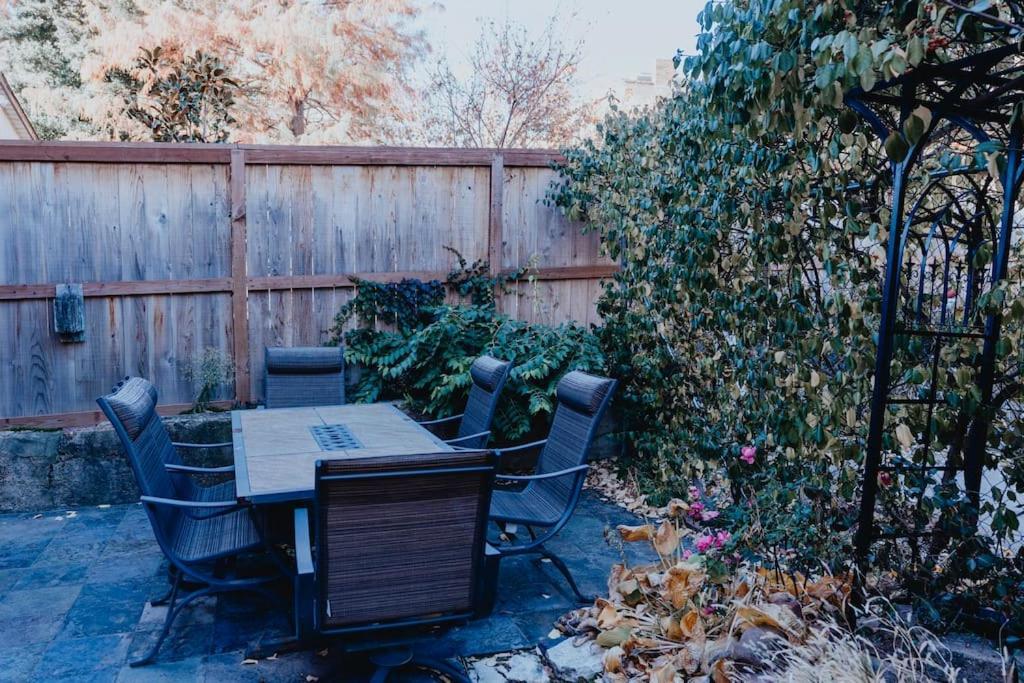 Chic 1Br Balcony & Laundry Soulard Apartment Сейнт Луис Екстериор снимка